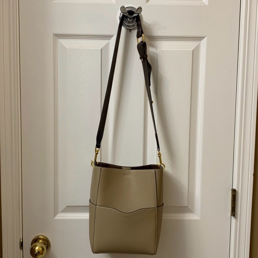 Aallyn Jordan Leather Bucket Bag - Picture 3 of 3